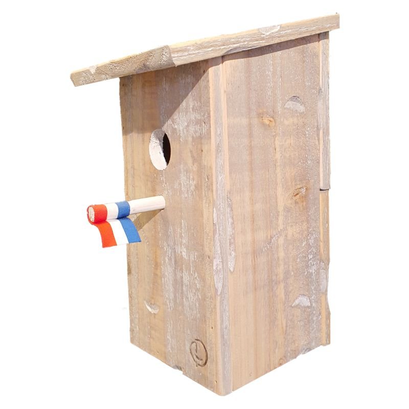 Een minimalistisch houten vogelhuisje schuin dak in de rustieke Dutch Mood stijl. - Afbeelding 2